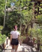 露出你们私信的视频来了但是不要说我腿粗屁股大至于乳晕黑我说过了是衣服太白了 1454427308941479942 720×900~1