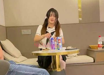 Today I Made A Date With A Cute Student Girl – Zhou Xingxing madou