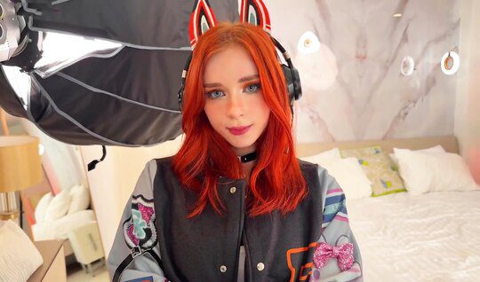 Red -Haired Russian Bitch Tenderly Undertook To Suck A Strong Cock