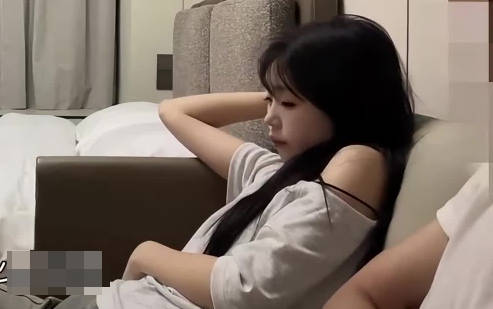 About 2006 tall girl with smooth hairless bottom-7BOSS madou