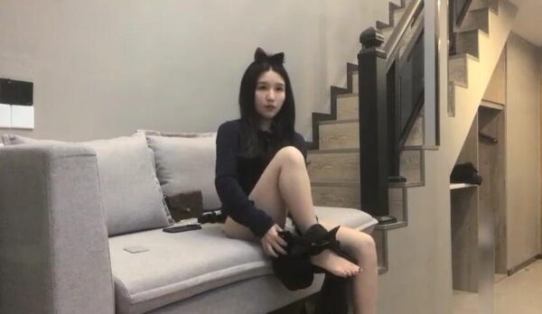 Xiao Bei seeks out sexually frustrated young women (11-16). madou