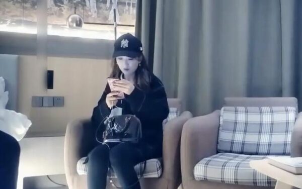 7-day high-end escort service with 12-5 long-legged beauties madou