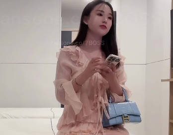 I met up with an incredibly sweet and beautiful girl today—she’s gentle, charming, and alluring—7BOSS madou