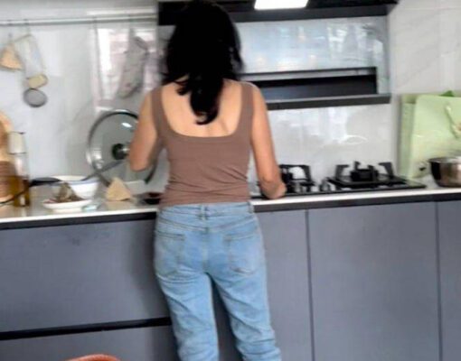 Seeing my mom talking to my dad on the phone, I raped my mom. My dad took me to the hospital. madou