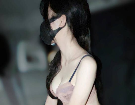 Experiencing outdoor car sex with my sister amidst a sea of ​​people was truly thrilling. madou