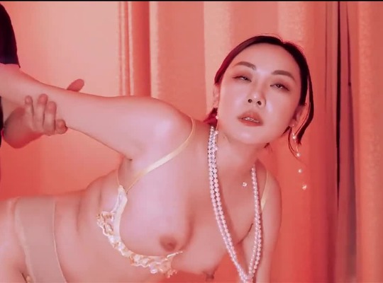 Focus jdsy-520 Cheongsam-clad married woman’s late-night foot fetish with her brother-in-law – Miffy Rabbit madou