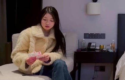 Today I first met up with a supermodel-sized girl named Galileo. madou