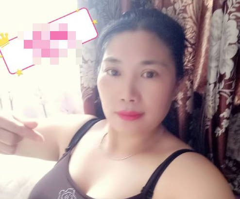 A mature woman covered in fat and tattoos – clearly not a simple woman in her youth – the auntie terminator madou