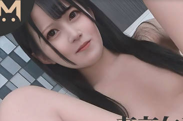 Tokyo Girl’s Guide: Momoka, 21, Freelancer madou