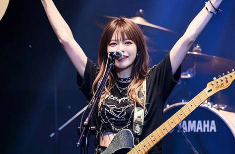 Tokyo Girl’s Guide Amano AMANO, 23-year-old lead singer of a rock band madou