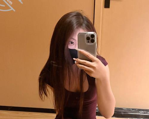 My wife’s slutty pussy got filled by a single man five times and she still wants more. Is there anyone else who can satisfy her? madou