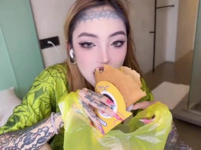 Squid is going to the US for two months, and I’ll miss her, so I’m coming to have sex with her abroad. madou