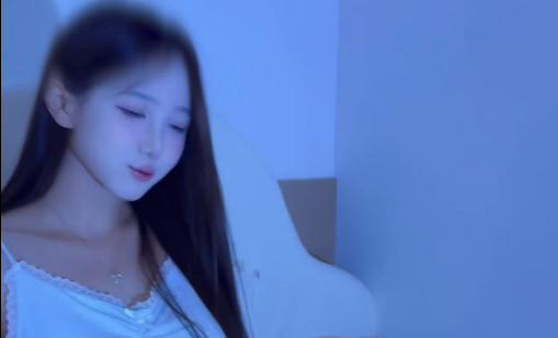 This sweet live streamer is so alluring! (A video of her masturbating with a prominent bust and buttocks.) madou