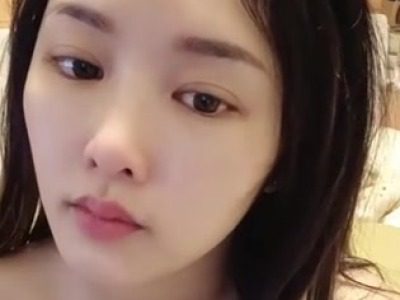 Taiwanese sexy beauty Li Nana did a nude live stream, but no one sent her gifts, and she touched her genitals, feeling utterly hopeless. madou