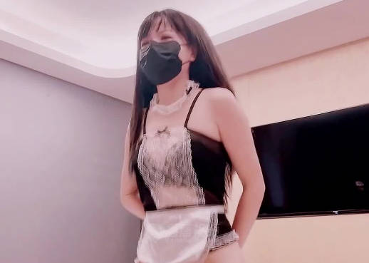 Banana Show xjx778 Black Silk Loli Maid’s Cunt Filled with Master’s Penis madou