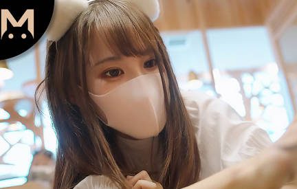 Tokyo Girl’s Guide: Momoha, 24, former idol girl group member madou