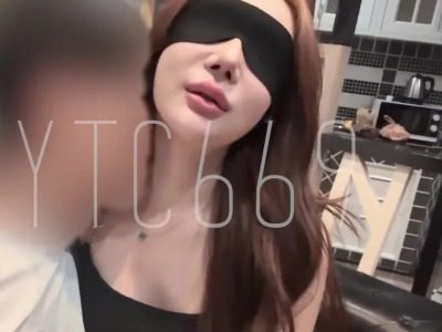 Makoto Ito, a 172cm tall internet celebrity, was seen making out on a sofa. madou